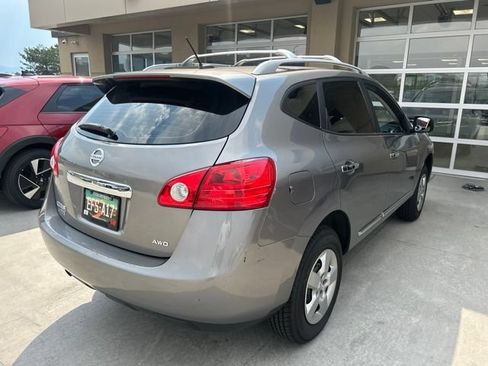Used 2015 Nissan Rogue S w/ Convenience Package AWD/4WD image 3