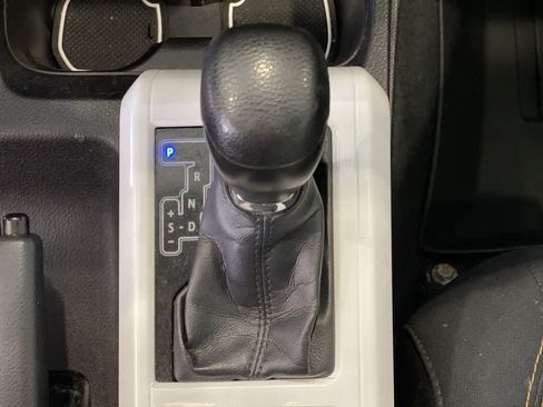 Used 2016 Toyota Tacoma SR5 w/ SR5 Appearance Package (DN) AWD/4WD image 22