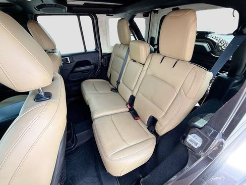 Used 2019 Jeep Wrangler Unlimited Rubicon AWD/4WD image 26