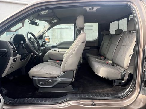 Used 2018 Ford F150 XLT w/ Equipment Group 302A Luxury AWD/4WD image 29