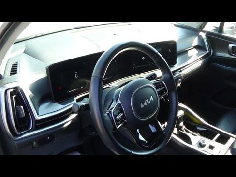 Used 2024 Kia Sorento S image 21