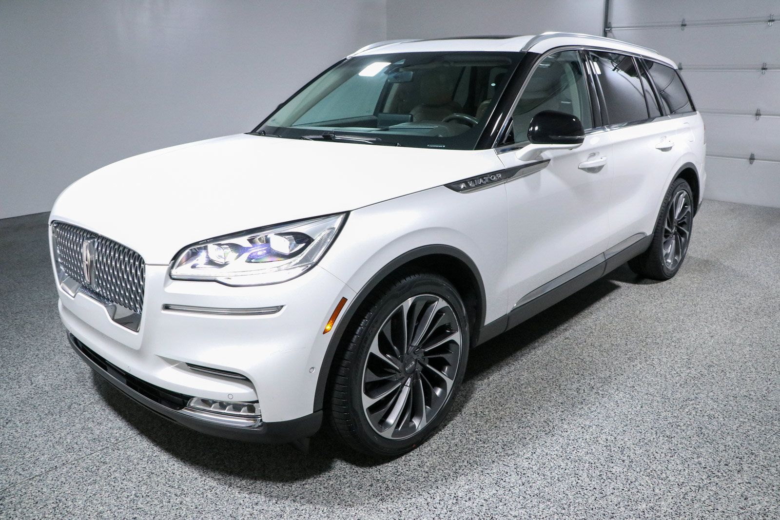 Used 2023 Lincoln Aviator Reserve w/ Equipment Group 201A RWD image 36