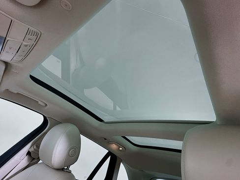 Used 2020 Mercedes-Benz GLC 300 4MATIC image 24