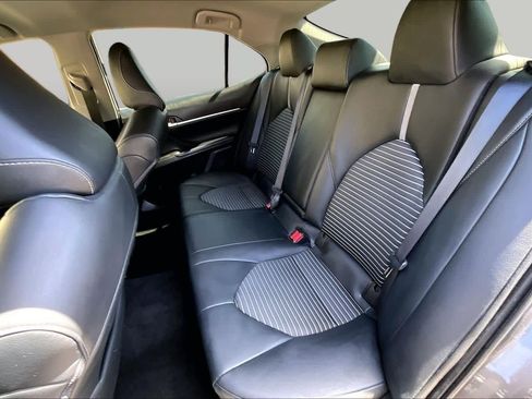 Used 2021 Toyota Camry SE FWD image 21