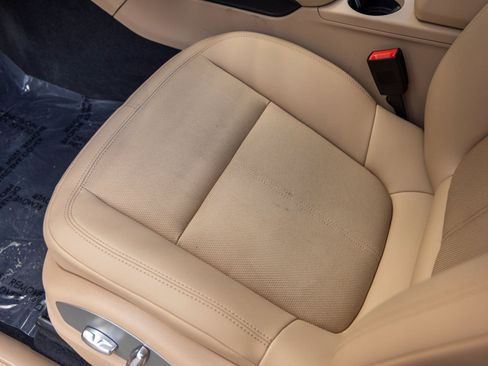 Certified 2025 Porsche Macan image 25