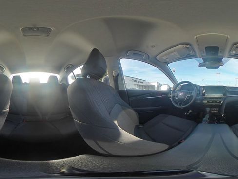 Used 2025 Toyota Camry LE image 42