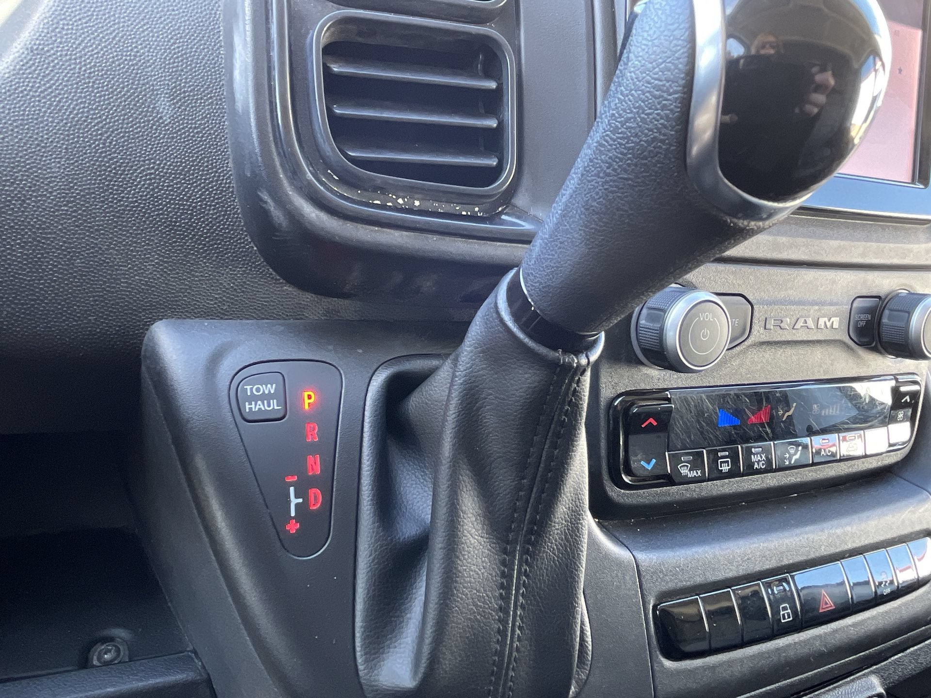 Used 2025 RAM ProMaster 2500 w/ Convenience Group FWD image 26