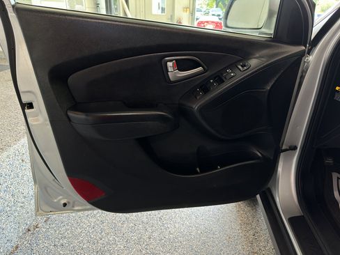 Used 2012 Hyundai Tucson GLS image 19