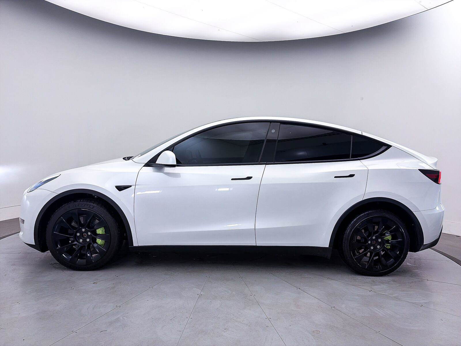 Used 2023 Tesla Model Y Long Range AWD/4WD image 37