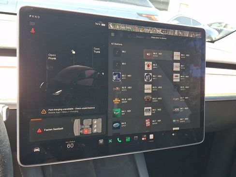 Used 2022 Tesla Model Y Performance AWD/4WD image 16