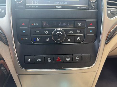 Used 2011 Jeep Grand Cherokee Overland AWD/4WD image 23