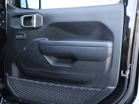 Used 2023 Jeep Gladiator Mojave w/ Trailer Tow Package image 23