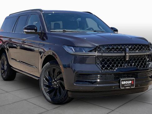 New 2026 Lincoln Navigator L Reserve AWD/4WD image 2