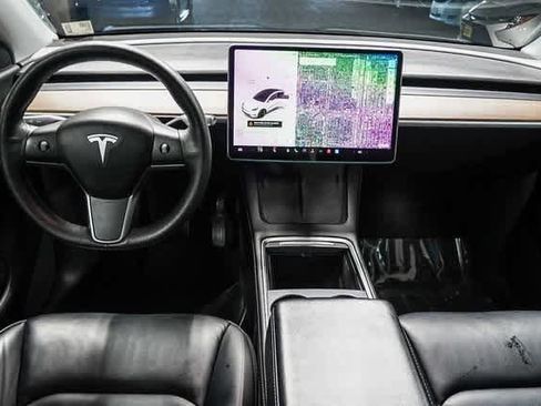 Used 2021 Tesla Model Y Long Range image 12