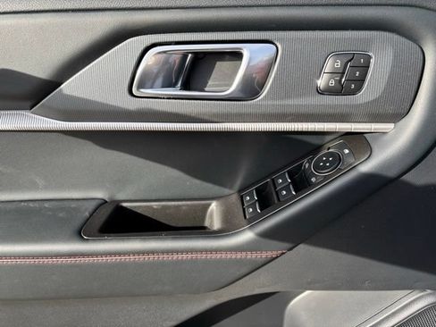 New 2026 Ford Explorer ST-Line w/ ST-Line Street Pack AWD/4WD image 10