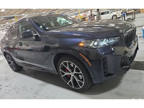 Used 2025 BMW X6 xDrive40i w/ Executive Package AWD/4WD image 3