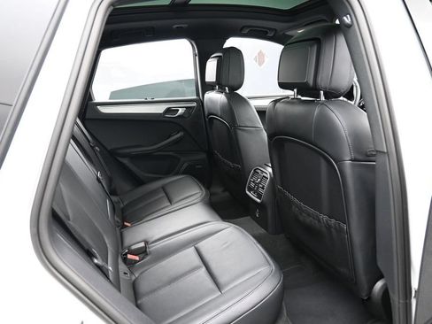 Certified 2026 Porsche Macan AWD/4WD image 28