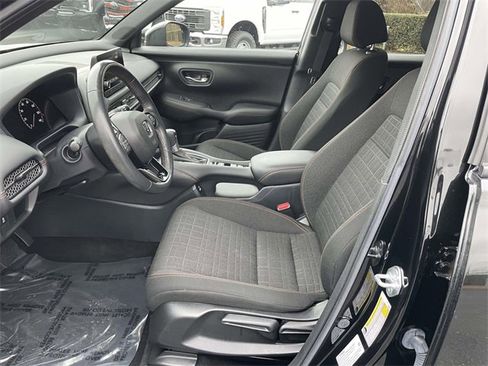 Used 2023 Honda HR-V Sport image 9