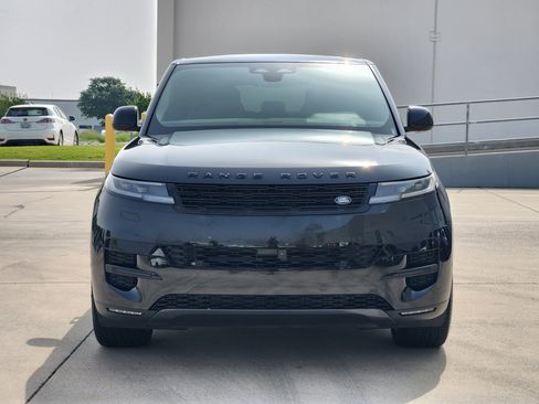 Used 2025 Land Rover Range Rover Sport SE AWD/4WD image 2