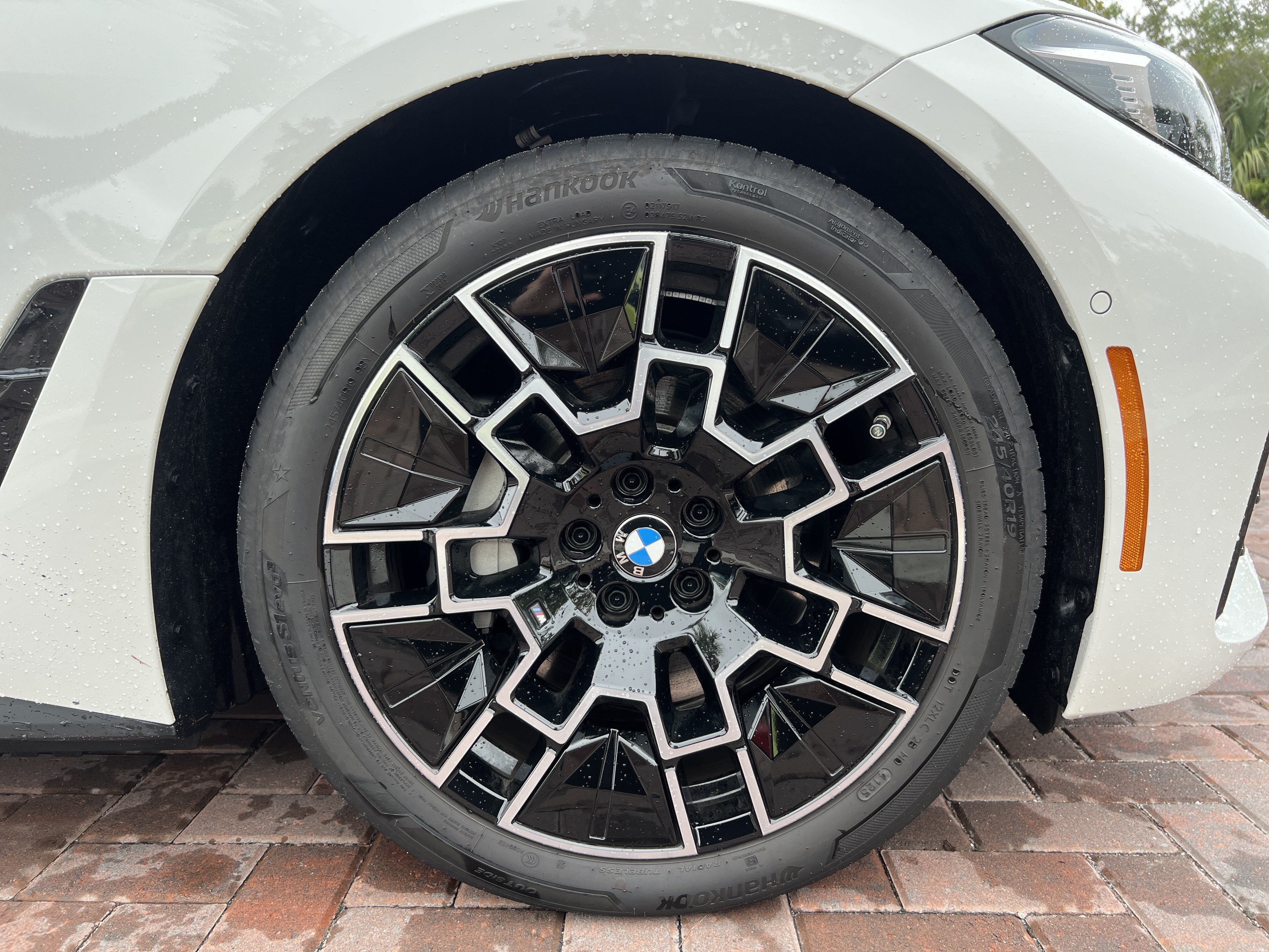 Used 2026 BMW i4 xDrive40i w/ M Sport Package AWD/4WD image 42