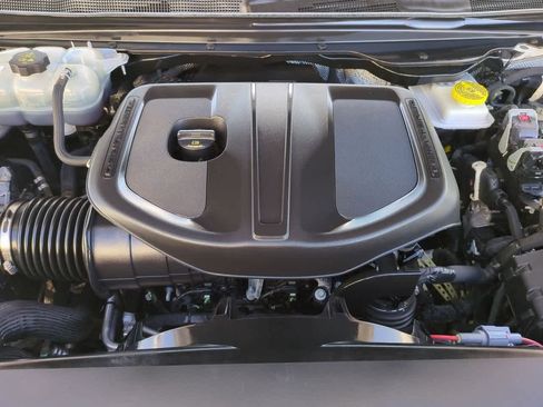 Used 2025 RAM 1500 Laramie image 15