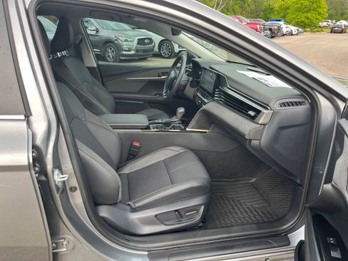 Used 2026 Toyota Camry XLE FWD image 34