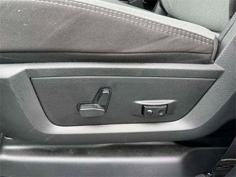 Used 2024 RAM 3500 Big Horn image 28