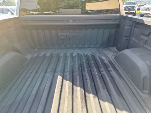 Used 2022 GMC Sierra 1500 SLT w/ SLT Premium Plus Package AWD/4WD image 25