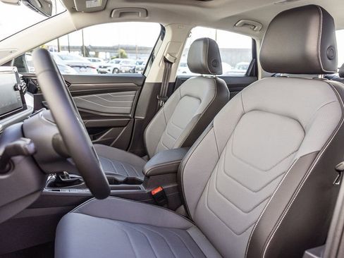 New 2025 Volkswagen Jetta SEL image 8