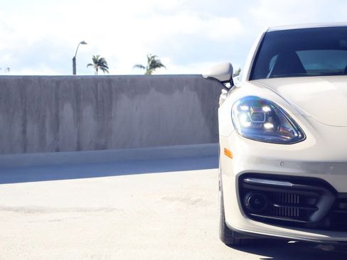 Certified 2023 Porsche Panamera 4 image 12