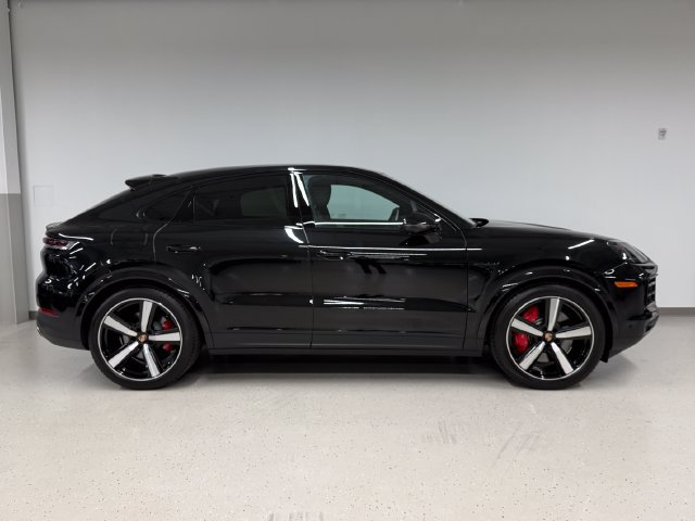 Certified 2026 Porsche Cayenne S AWD/4WD image 8
