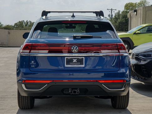 New 2026 Volkswagen Atlas Cross Sport SE FWD image 7