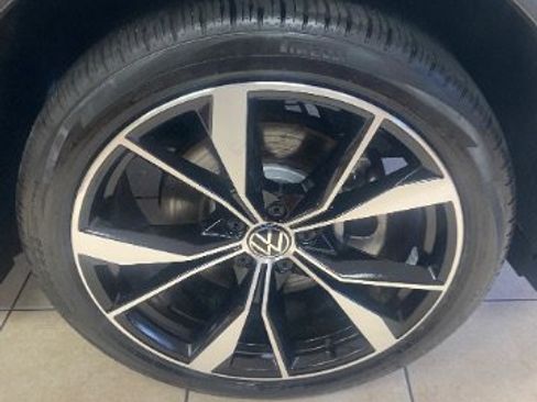 Used 2024 Volkswagen Tiguan SEL R-Line AWD/4WD image 29