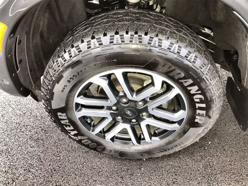 Used 2024 Ford Ranger Lariat w/ Advanced Towing Package image 10