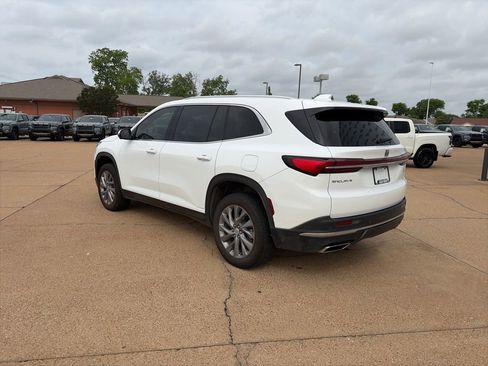 Used 2025 Buick Enclave Preferred w/ Power Package FWD image 3