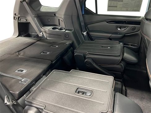 New 2025 Honda Pilot TrailSport image 37