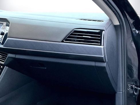 Used 2024 Volkswagen Jetta SE image 18