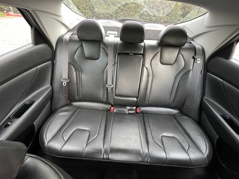 Used 2025 Hyundai Elantra Limited image 37