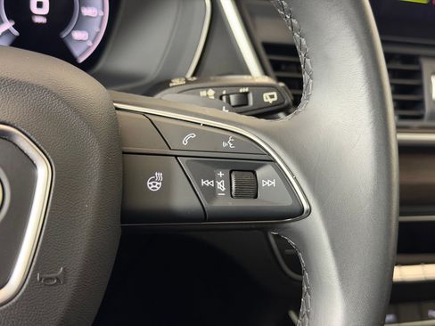 Used 2024 Audi Q5 e Premium w/ Convenience Package image 28