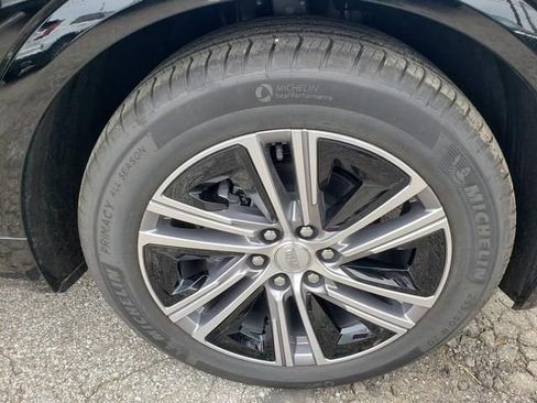 New 2025 Cadillac Lyriq Luxury w/ LPO, Floor Liner Package image 27