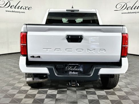 Used 2025 Toyota Tacoma TRD Off-Road AWD/4WD image 5