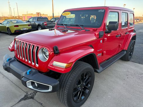 Used 2023 Jeep Wrangler Sahara image 8