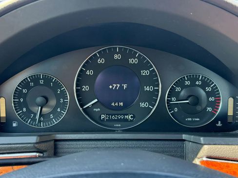 Used 2004 Mercedes-Benz E 500 4MATIC Sedan image 25