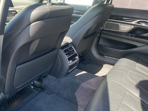 Used 2019 BMW 740i w/ M Sport Package RWD image 11