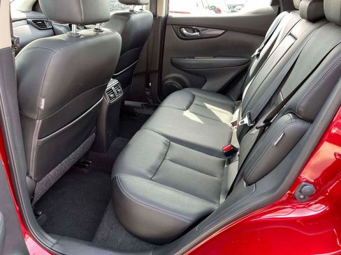 Used 2022 Nissan Rogue Sport SL image 6