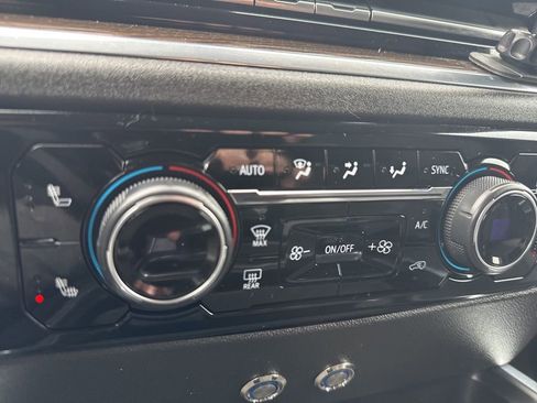 Used 2024 Chevrolet Silverado 3500 LT w/ Convenience Package image 22