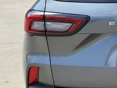 Used 2025 Ford Escape ST-Line image 7