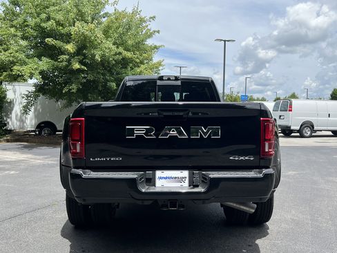 Used 2026 RAM 3500 Limited AWD/4WD image 8