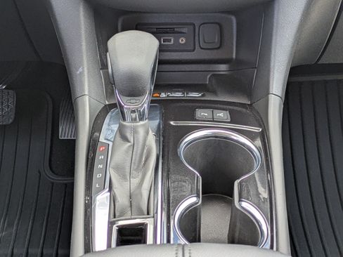 Used 2023 Chevrolet Equinox Premier FWD image 18