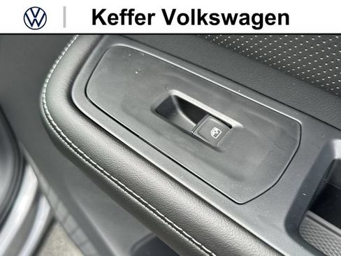 New 2026 Volkswagen Atlas SE FWD image 33